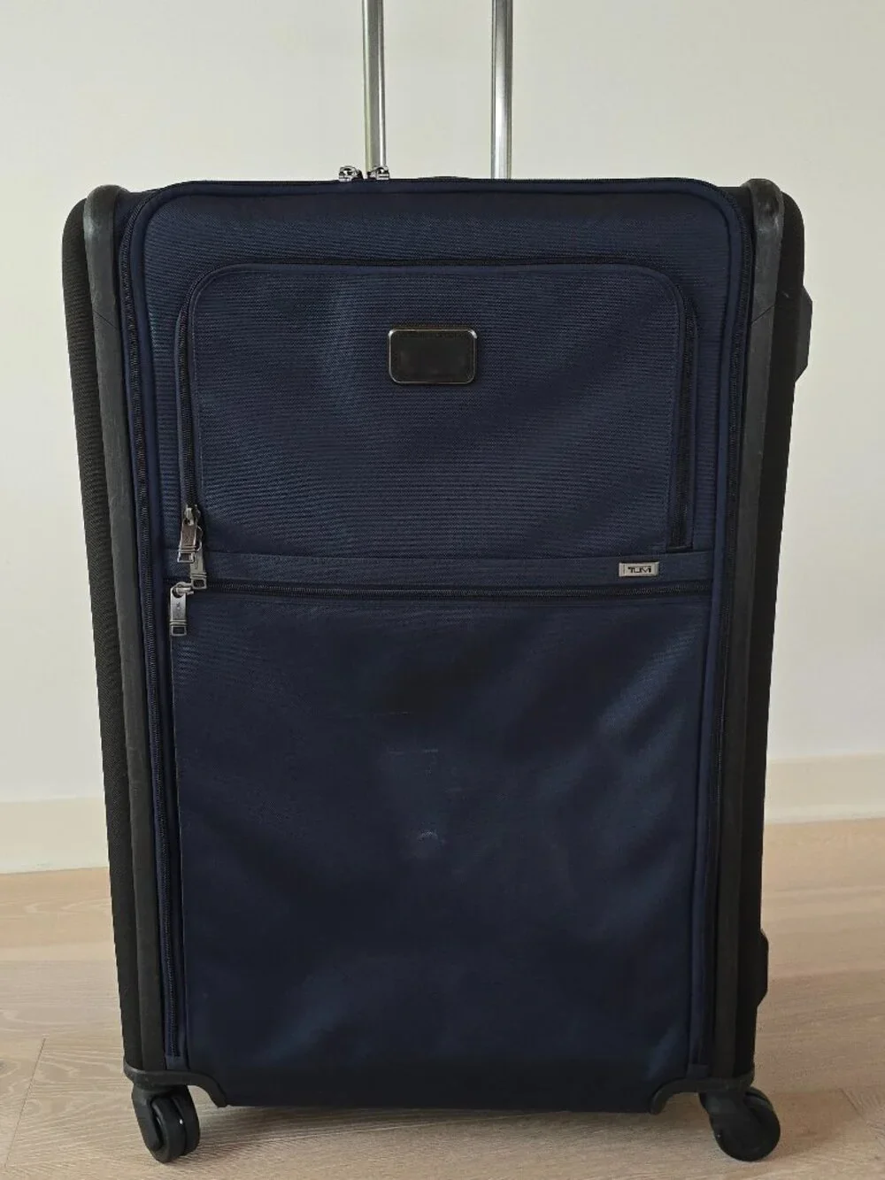 Tumi Alpha 3 Expandable 4 Wheeled Packing Case Luggage in Black/Navy